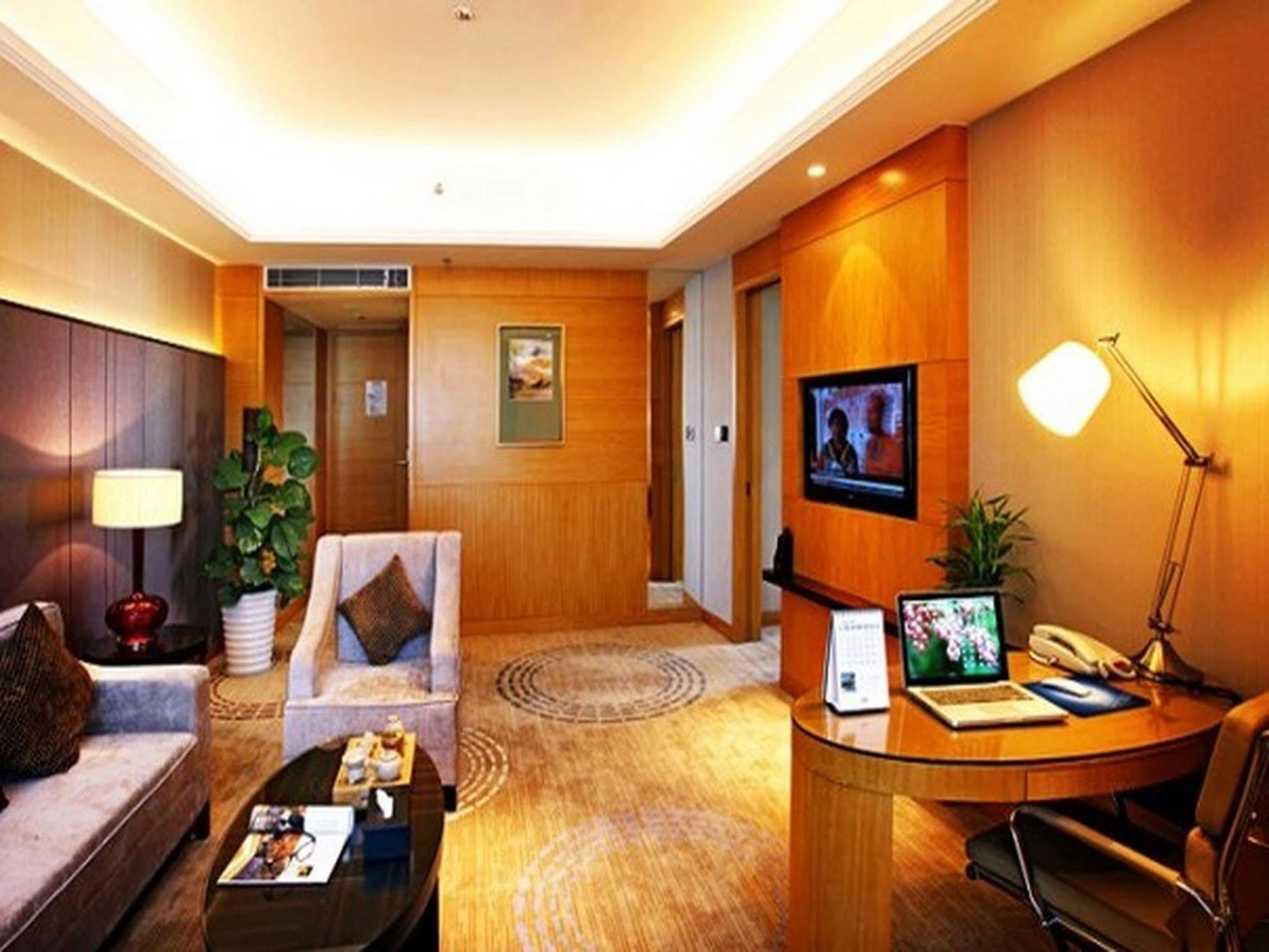 Days Hotel And Suites Mingfa Xiamen Exterior foto